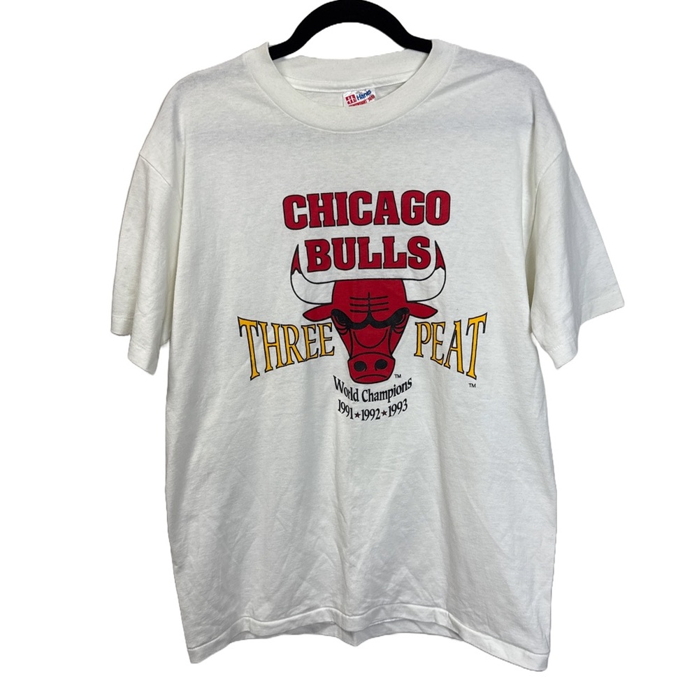 Vintage Chicago Bulls Three-Peat T-Shirt – Hanes Heavyweight Size L